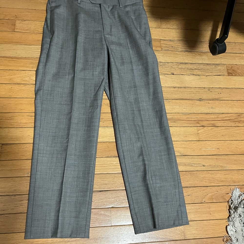 Egara Men’s Gray Dress Pants. 32x30. NEW without tags.